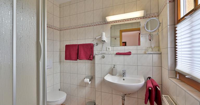 Bad vom Doppelzimmer