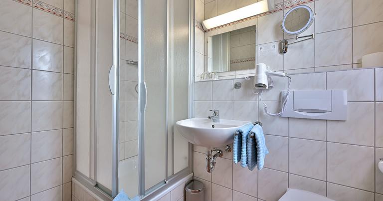 Bad vom Doppelzimmer